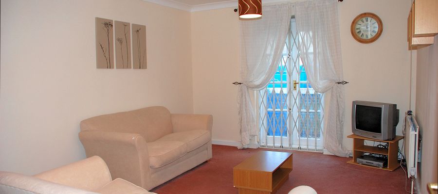 24 Sextant Avenue - Lounge
